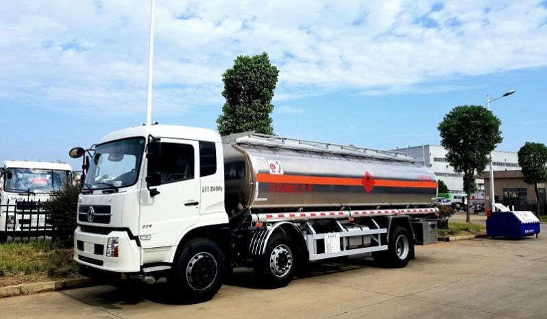 Camión cisterna de combustible de aleación de aluminio de 20.000 l Dongfeng Tianjin, vista frontal izquierda de 45 grados