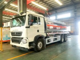 23000L Fuel Tank Truck Sinotruk HOWO