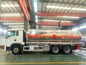 23000L Fuel Tank Truck Sinotruk HOWO