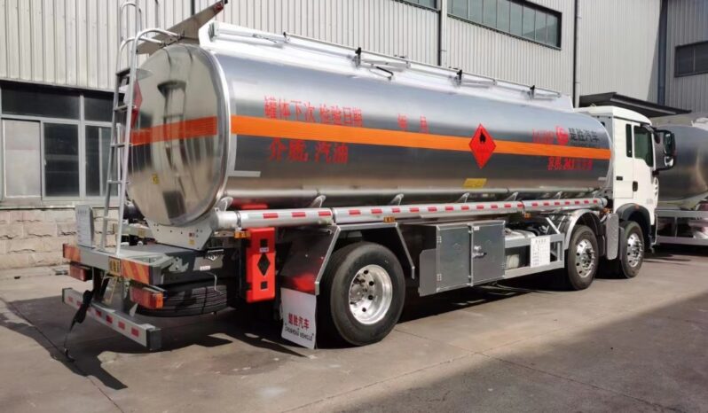 
24000L Refueling Truck Sinotruk HOWO full									