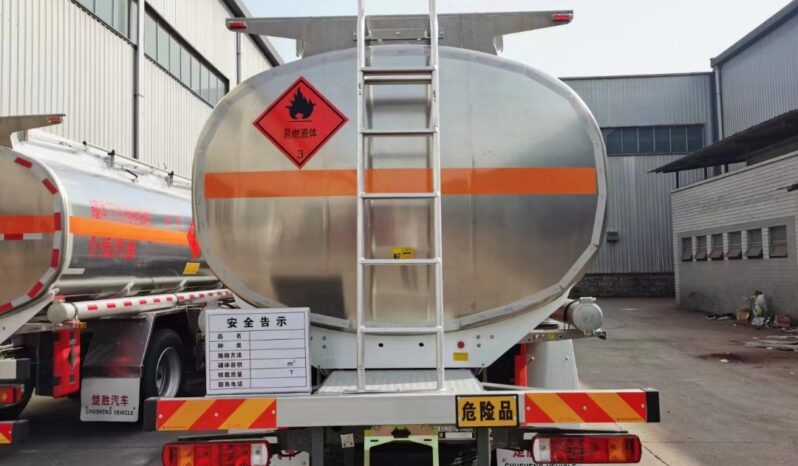 
24000L Refueling Truck Sinotruk HOWO full									