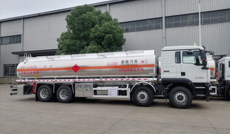 
25000L Fuel Tank Truck Sinotruk SITRAK full									