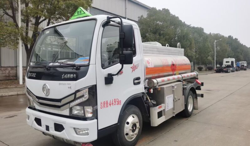 2500L Aluminum Alloy Fuel Tank Truck Dongfeng Dolica completo