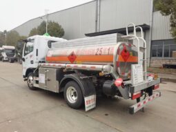 2500L Aluminum Alloy Fuel Tank Truck Dongfeng Dolica full