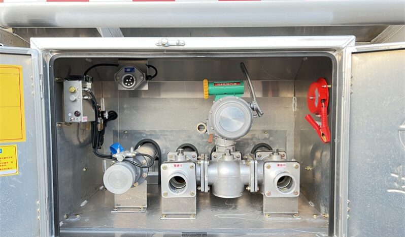 
26000L Fuel Tank Truck FAW Jiefang J6L full									