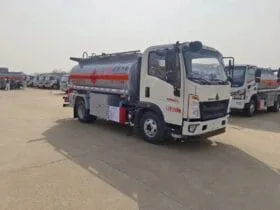 5000L রিফুয়েলিং ট্রাক সিনোট্রুক হাও
