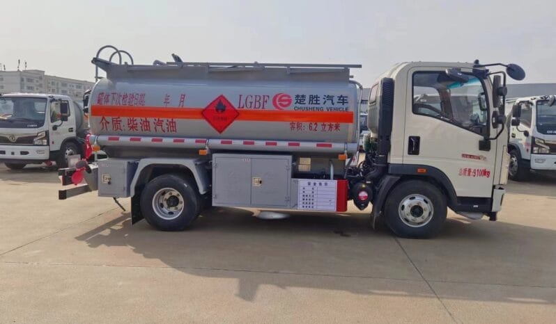 
5000L Refueling Truck Sinotruk HOWO full									