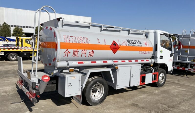 
5000L Fuel Tank Truck Dongfeng Dolica full									