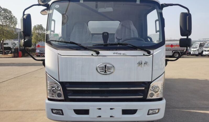 
5000L Fuel Tank Truck FAW Jiefang Tiger V full									