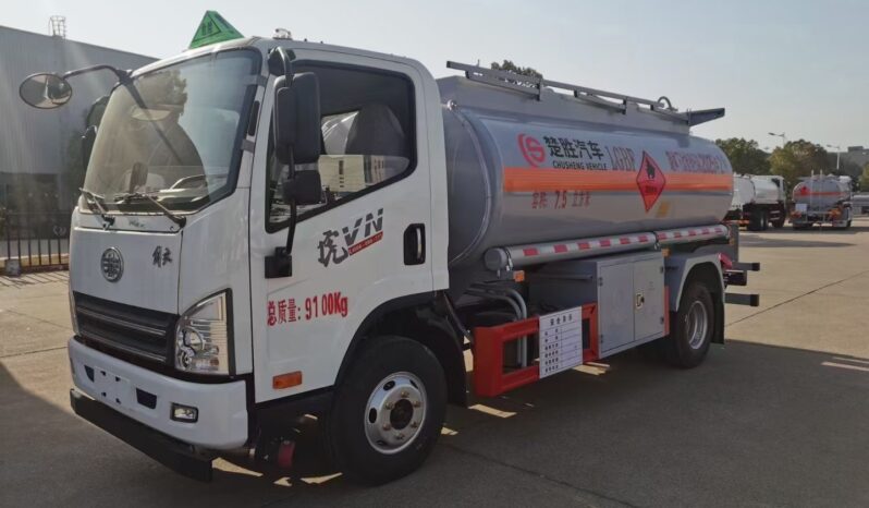 5000L Fuel Tank Truck FAW Jiefang Tiger V completo