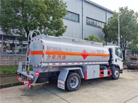 Camión cisterna de combustible de 8000 litros FAW Jiefang Tiger VH