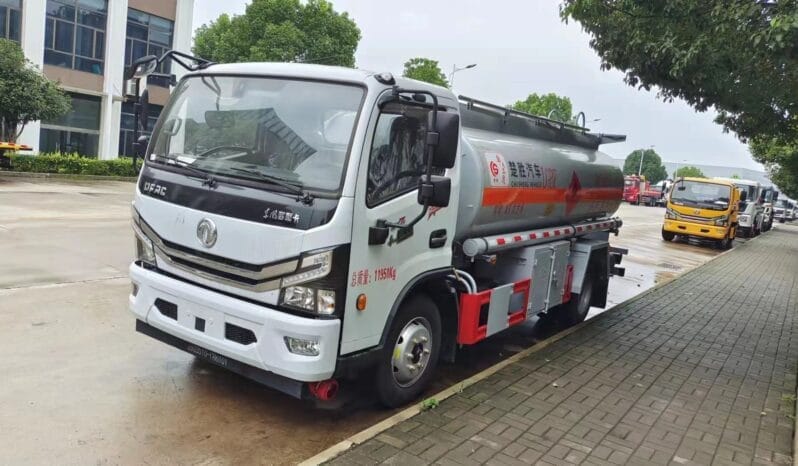 8500L Refueling Truck Dongfeng Dolica completo