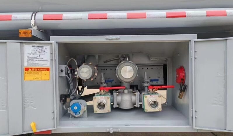 
10000L Refueling Truck Foton Aumark full									