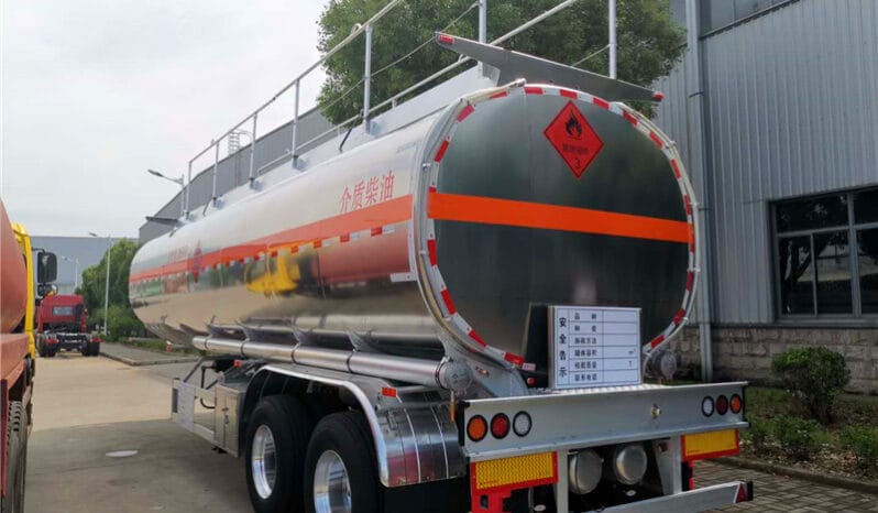 
Aluminum Alloy Fuel Tank Trailer full									
